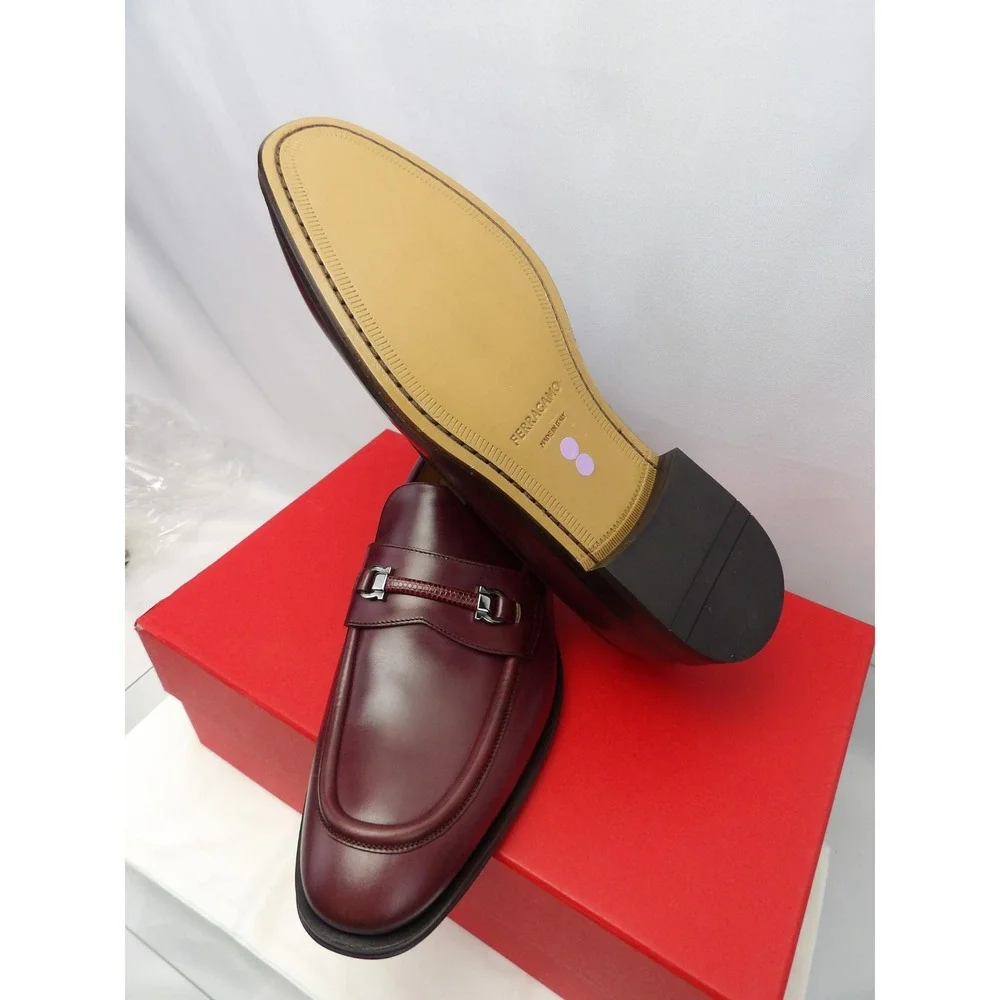 NIB FERRAGAMO BURGUNDY LEATHER DESMOND GANCINI BIT LOGO LOAFERS 12 EE ITALY